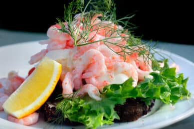 Rekesmørbrød med dill og sitron